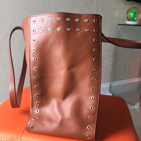 Vince Camuto tan shoulder bag - Picture 6 of 11
